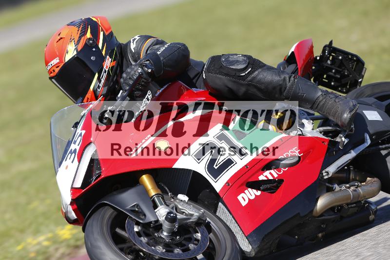 /Archiv-2025/48 25.08.2025 Cornu Master School ADR/rot-rouge/35